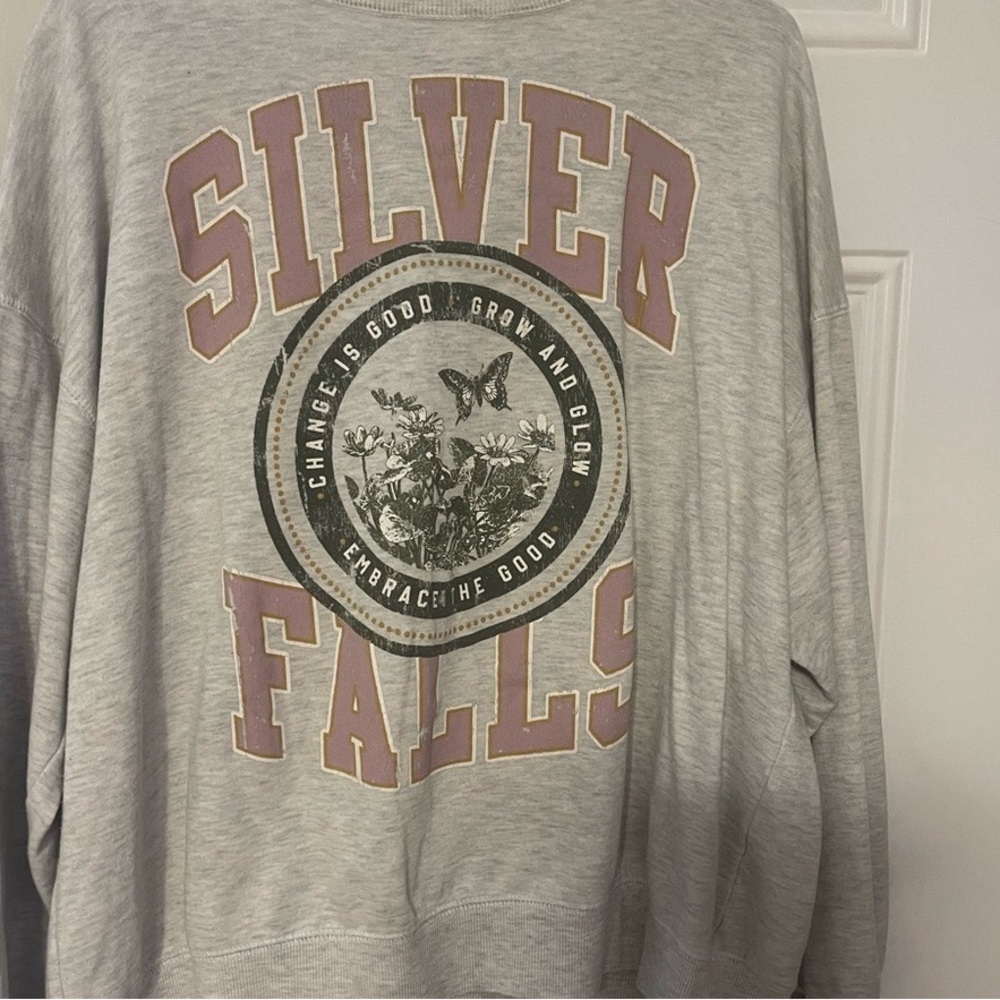 Arizona Jean Company Gray Crewneck with Silver Falls Graphic